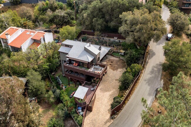 Building Photo - 25659 Whittemore Dr