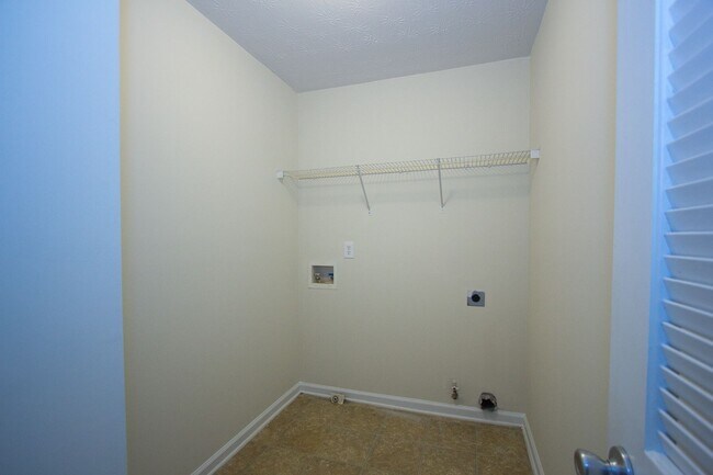 Building Photo - Available Now! – Beautiful 4-Bedroom Home in Loganville, GA!