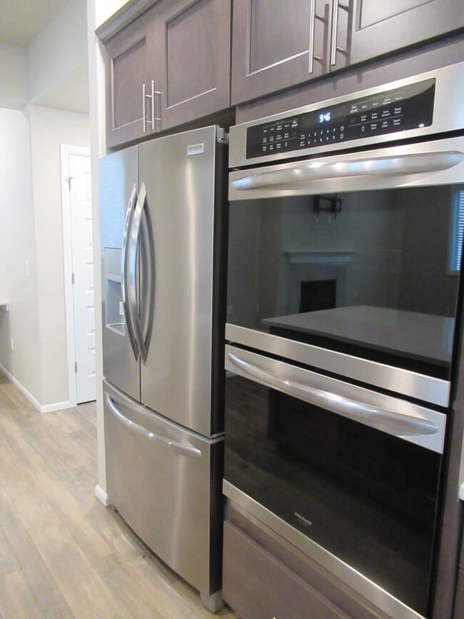 Building Photo - PENDING APPLICATION-Light and bright 4 bedroom, 2.5 bath home in Covington's Maple Hills community