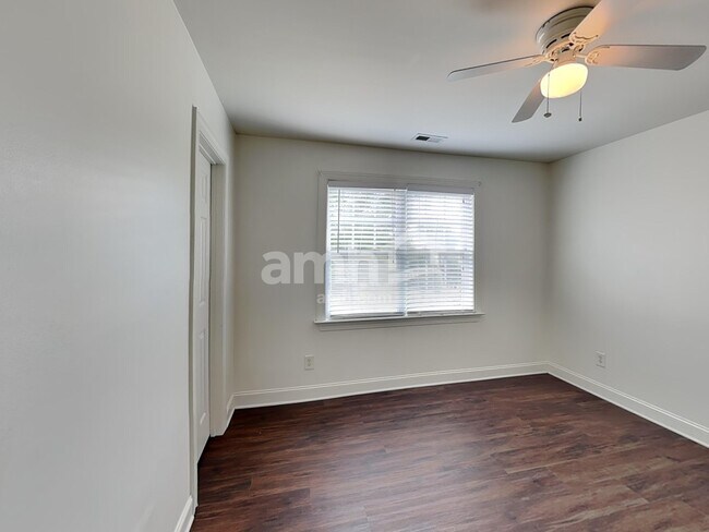 Building Photo - 2016 Sentinel Dr