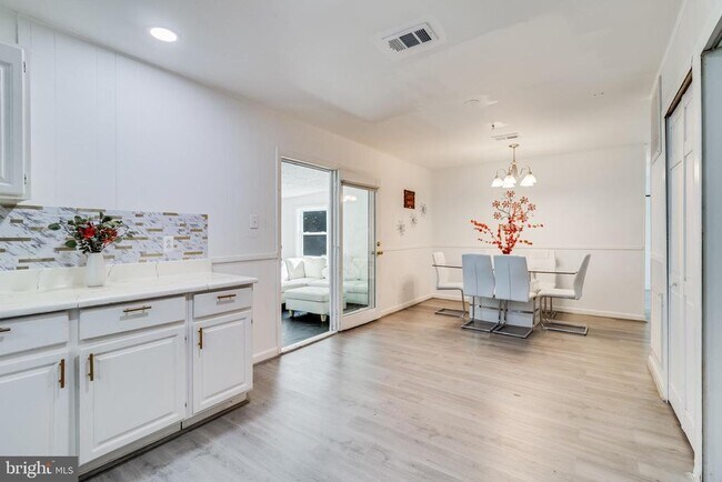 Building Photo - 314 Rivermont Dr