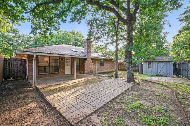 Building Photo - Charming Updated Home Near DFW Airport | 3...
