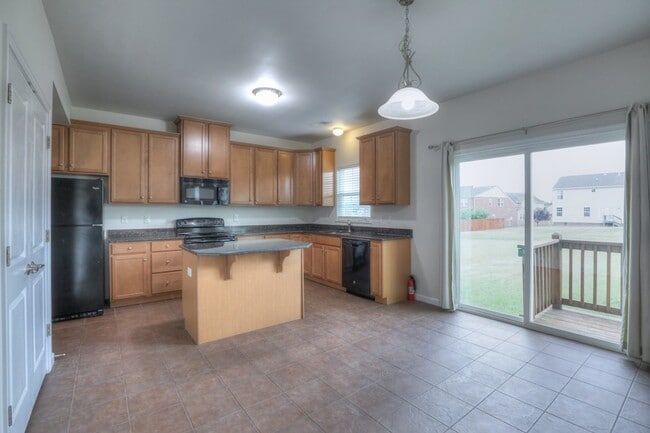 Building Photo - 2518 Broome St