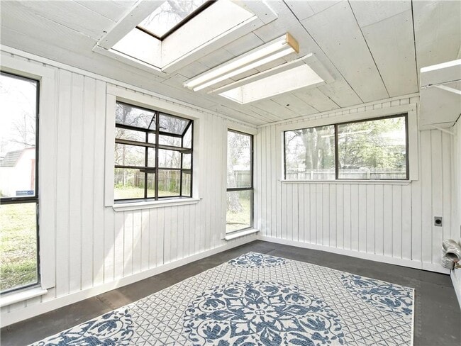Building Photo - 1406 Green Forest Dr