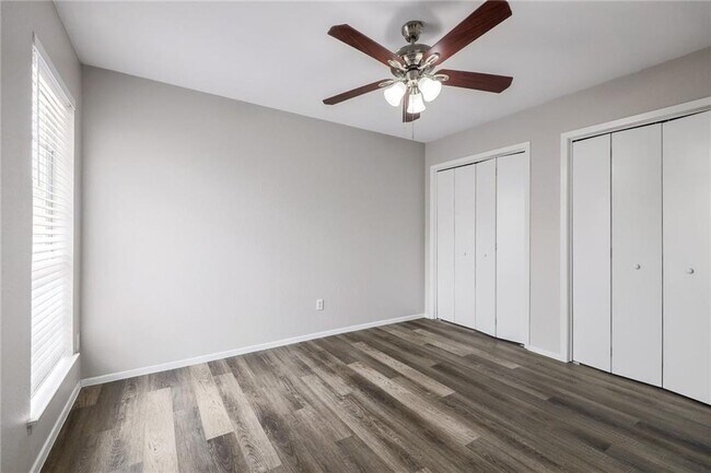 Building Photo - 2134 Andover Dr