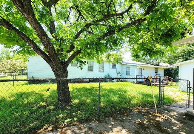 Building Photo - 1028 Ellingson Ln