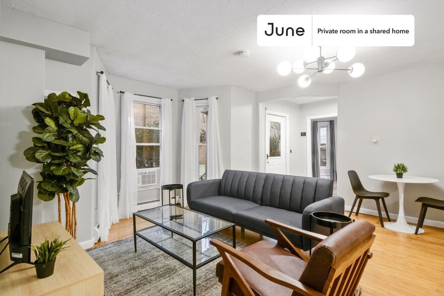 Building Photo - Room in Shared 2 bed/1.5 bath home in Newton Corner