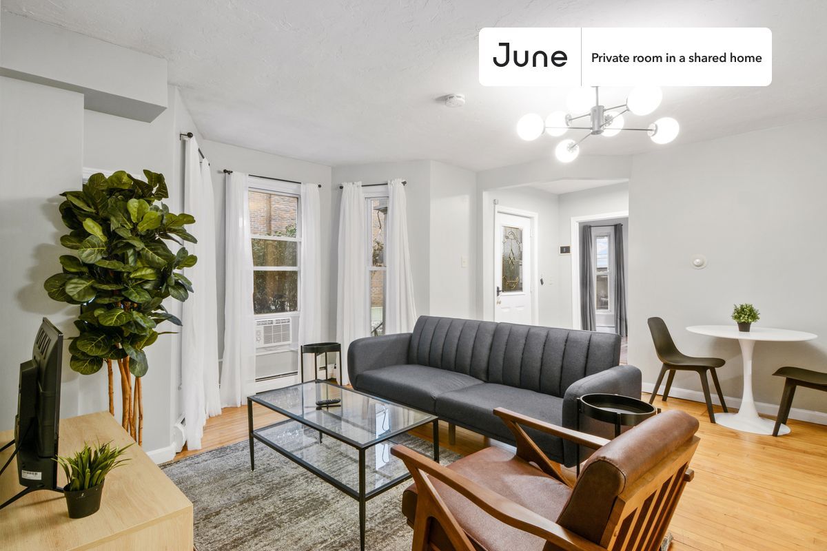 Building Photo - Private bedroom in 2 bed/1.5 bath Home