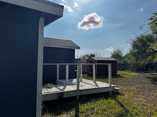 Building Photo - 233 Blevins St