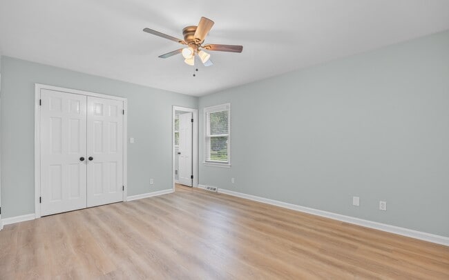 Building Photo - 631 Luray Terrace