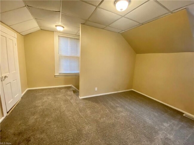 Building Photo - 217 N Huron St