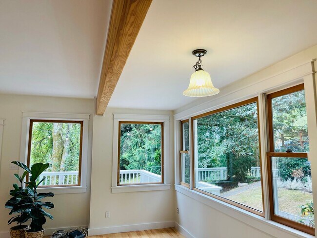 Building Photo - Historic and Peaceful Bainbridge Island Farm
