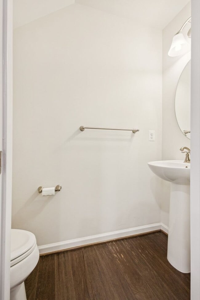 Building Photo - Welcome to this stunning 3-bedroom, 2.5-ba...