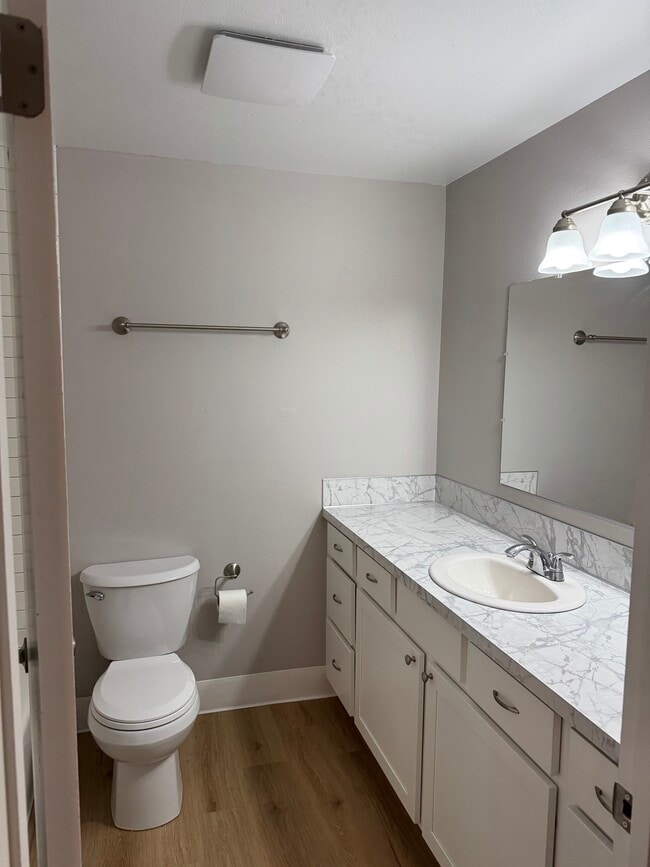 Building Photo - Fully renovated 2 bedroom, 1.5 bath apartment available with Separate Garage!  Updated Kitchen wi...