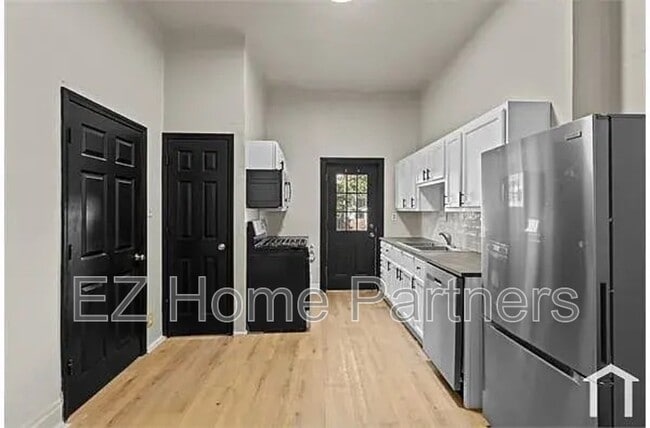 Building Photo - 3005-3007 S Compton Ave