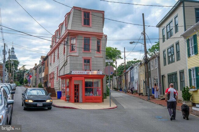 Building Photo - 149 Main St