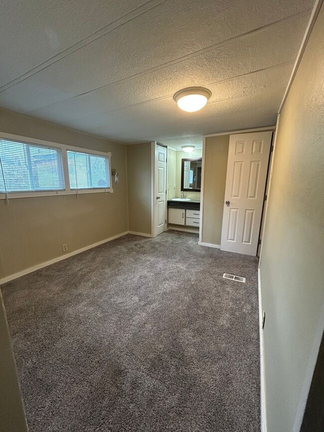 Building Photo - Updated 3 bedroom manufactured home