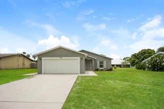 Building Photo - 154 NW Curtis St