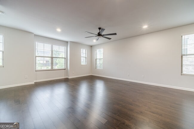 Building Photo - 2252 Talmai Dr