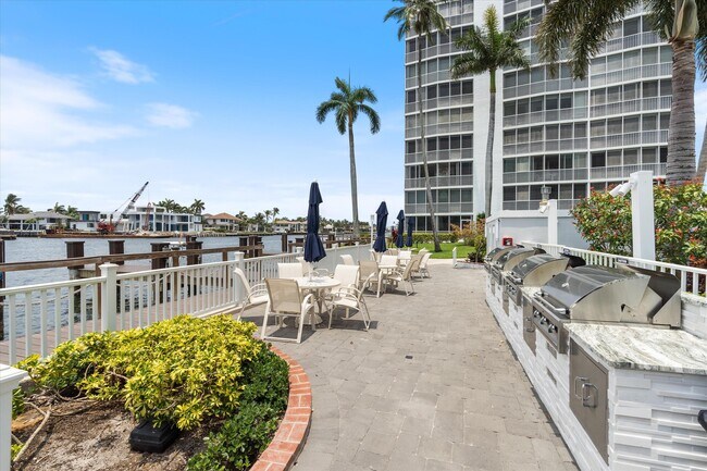 Building Photo - 3300 S Ocean Blvd