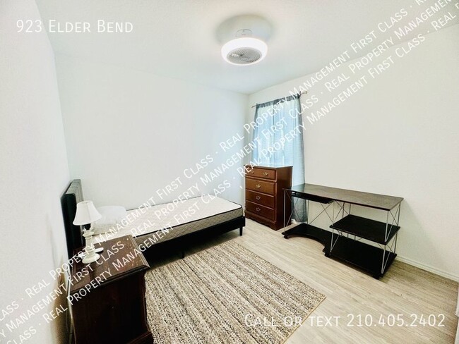 Building Photo - Must see fully furnished 4 BR, 2 BA in Mis...