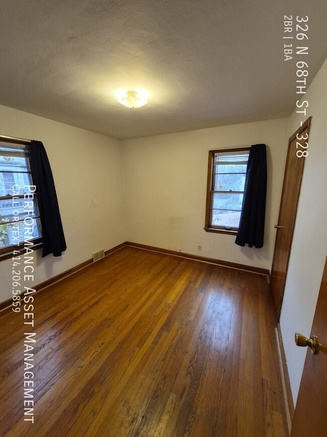 Building Photo - Charming 2BED/1BATH Wauwatosa Upper