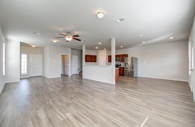 Building Photo - 3514 Vivaldi Dr