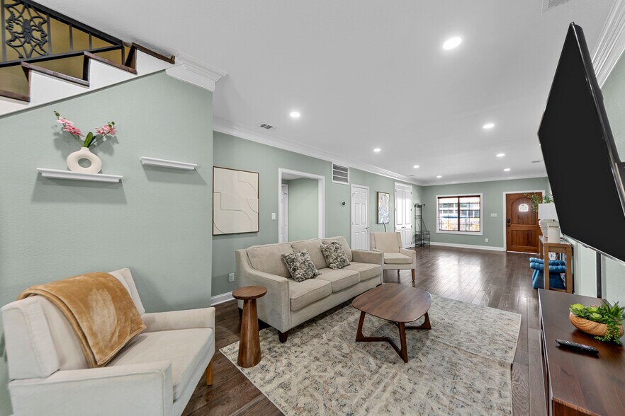 Building Photo - 3316 Inwood Rd