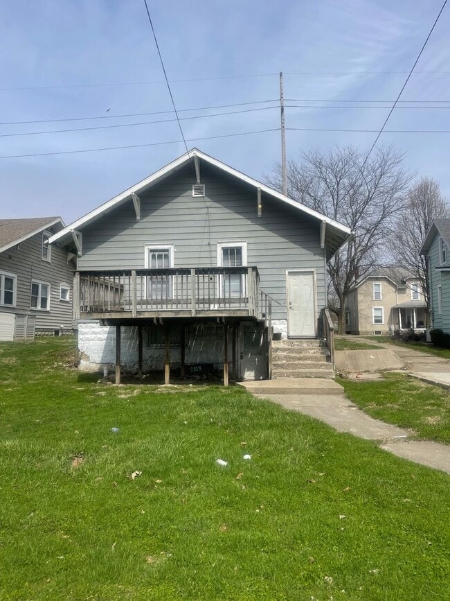 Building Photo - **New Flooring!** Jackson Street House for Rent!