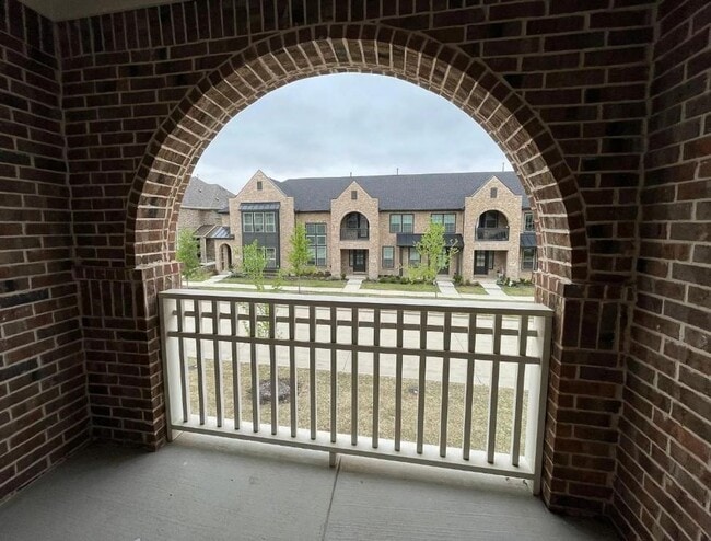 Building Photo - FULLY UPGRADED LUXURY TOWNHOME located in ...