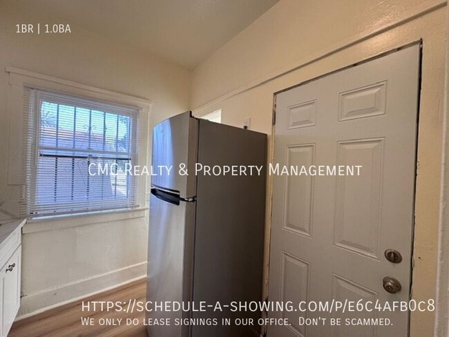 Building Photo - 426 W 9th St