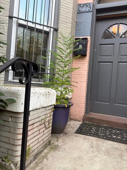 Primary Photo - 1308 Fairmont St NW