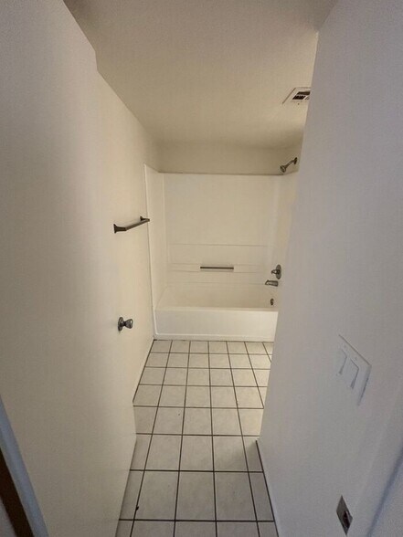 Building Photo - 1201 S McClintock Dr