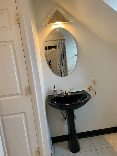 Building Photo - 5832 Phillips Ave