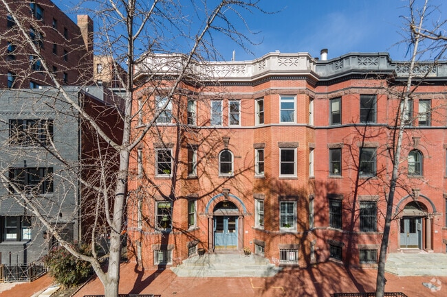 Building Photo - 1617 Swann St NW