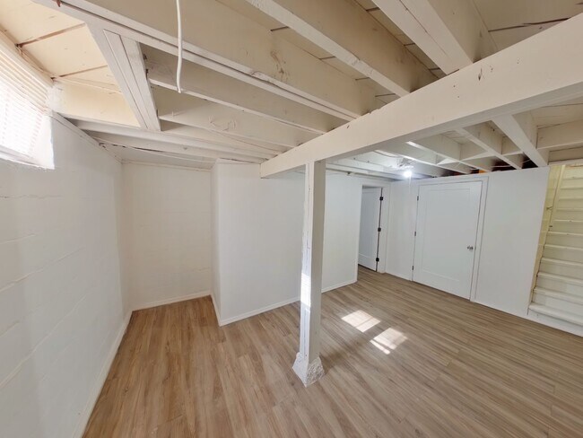 Building Photo - Charming 2BR Rental | Fenced Backyard | Basement
