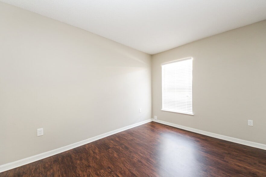 Building Photo - 254 Regal Downs Cir