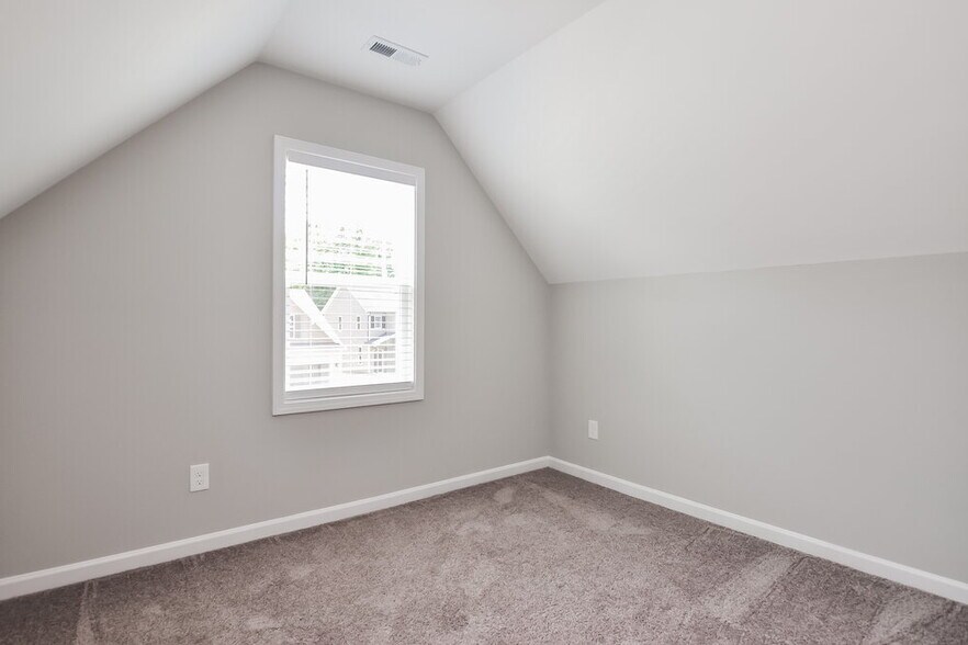 Building Photo - 235 Durwin Ln