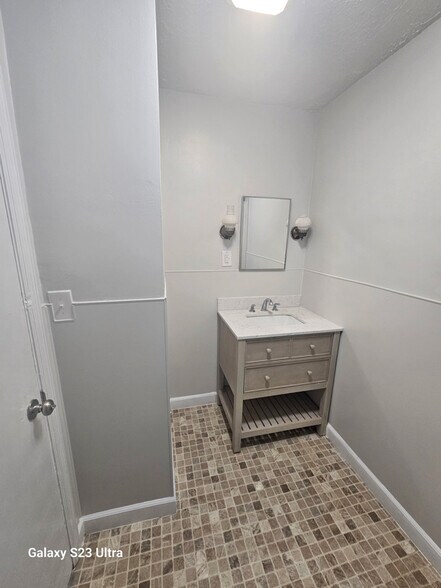 Building Photo - 15427 Buck Valley Rd