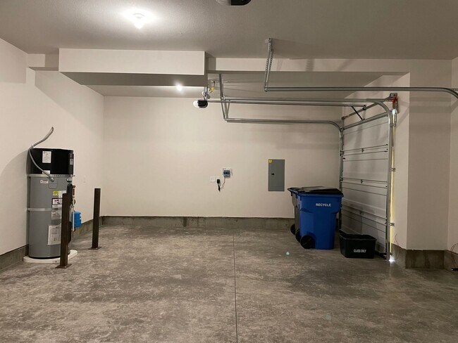 Building Photo - NEWER 4 Bed 2.5 Bath Home! Located near the Ridgefield Outdoor Recreation Center, equestrian faci...