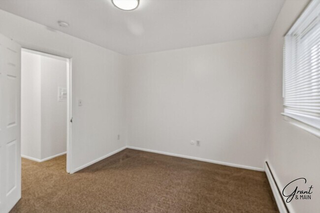 Building Photo - 22330 W Warren Ave