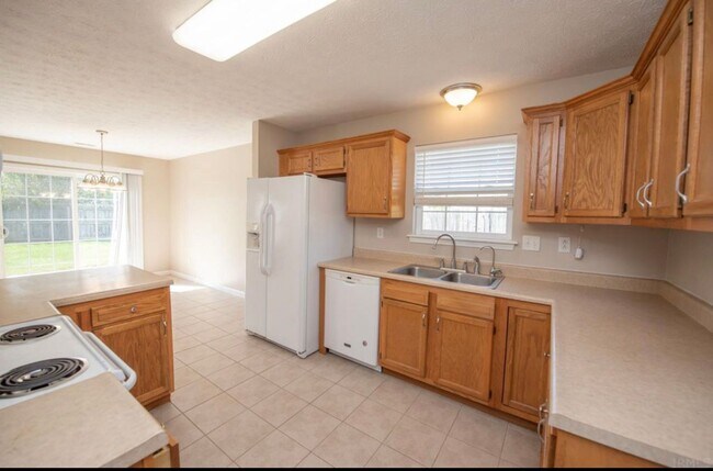 Building Photo - Carrington Estates...3 Bedroom 2 Bath