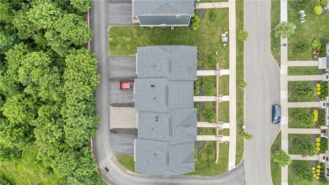 Building Photo - 483 Fairmont Dr