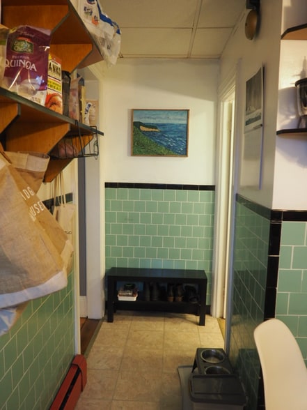 Building Photo - 5 Hillside Ave