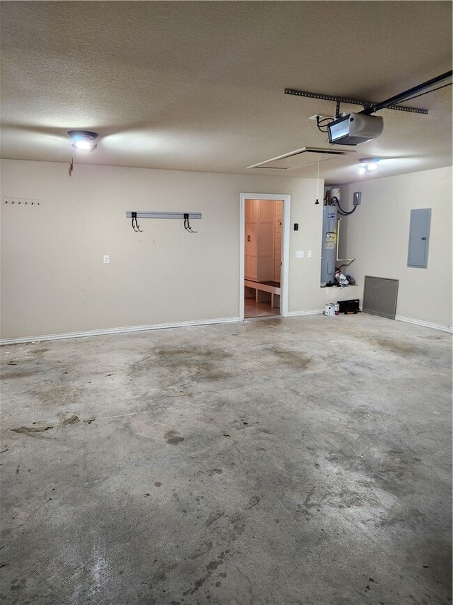 Building Photo - 705 Olivia Ln