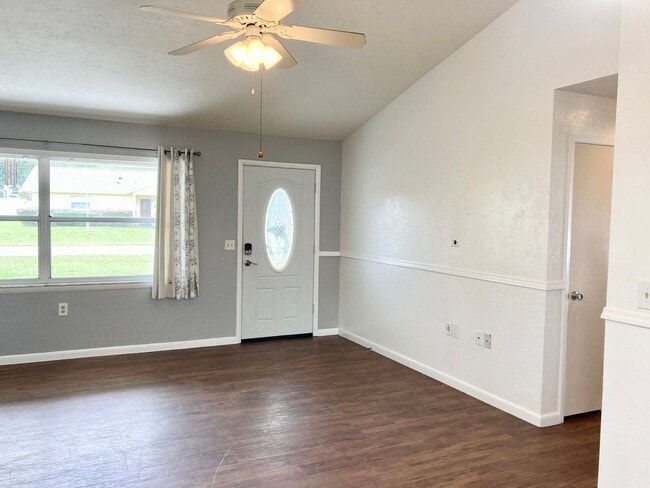 Building Photo - Available Now! 2 bedroom, 1.5 bath home wi...