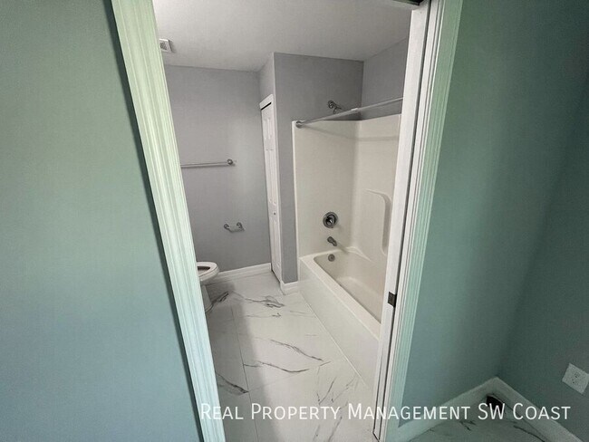 Building Photo - 5349 29th St SW