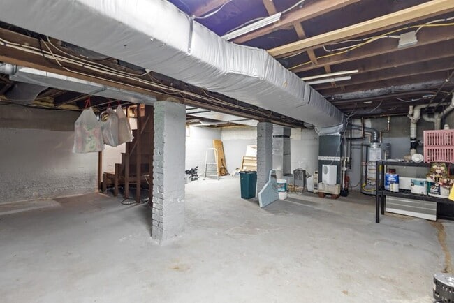 Building Photo - 76 Charlotte Dr