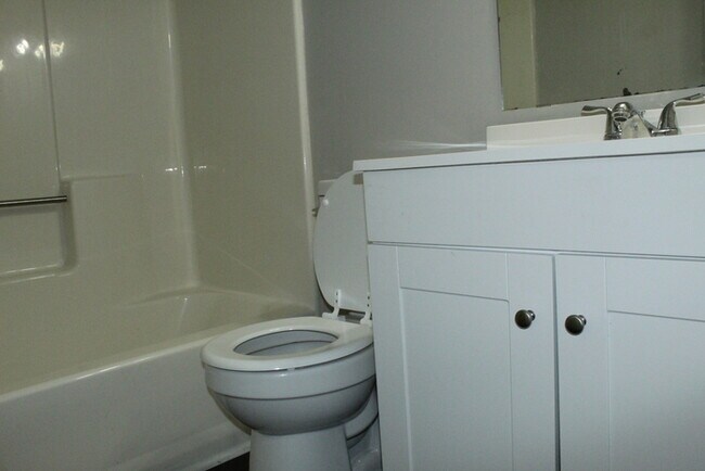 Building Photo - Totally renovated 2-bedroom, 2-full-bath townhome located in West Augusta