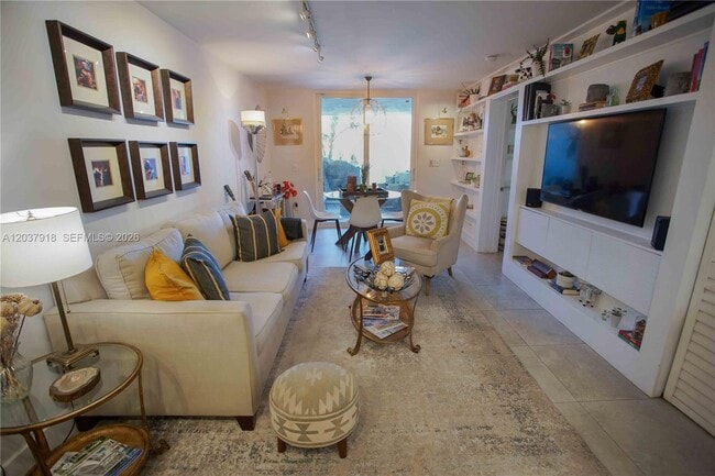 Building Photo - 5880 Collins Ave